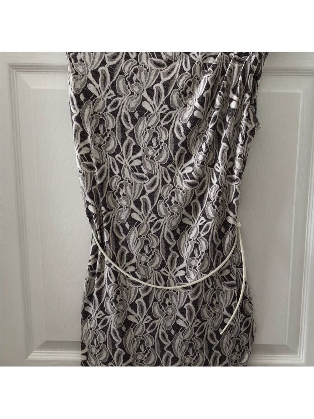 Size 10 Roz  & Ali Black and White Pullover Shesth Midi Dress Monochrome Summer